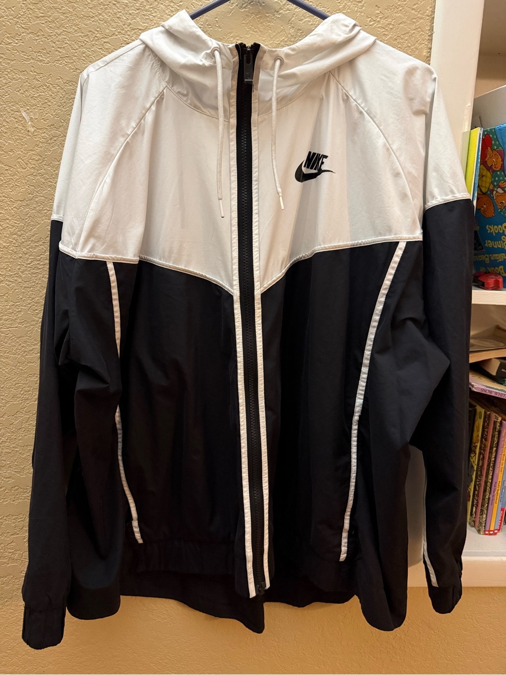 Nike Men’s Black and White Hooded Windbreaker Jacket
